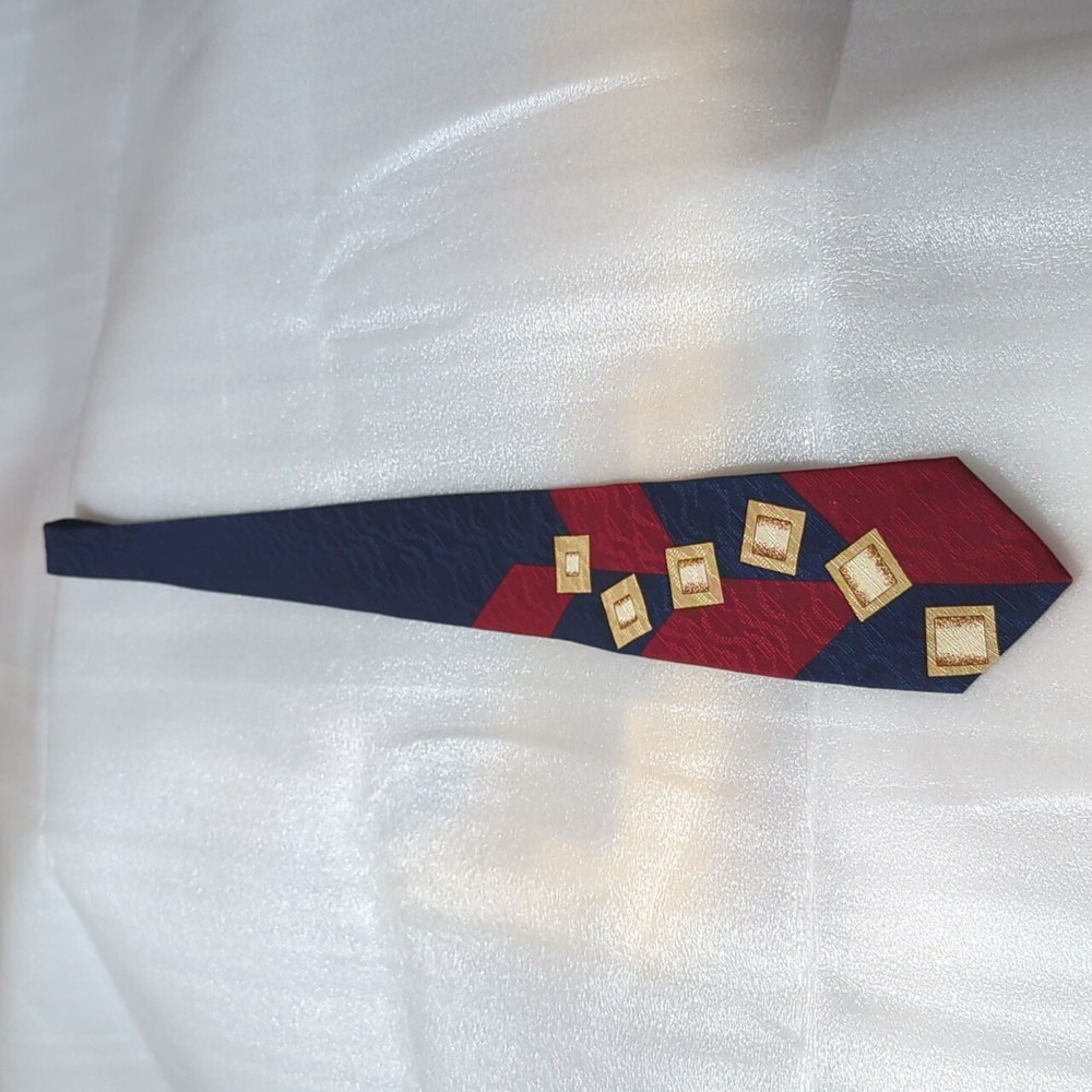 Barry Wells Geometric Patterned Silk Tie Blue Red Tan Size 4" x 58"